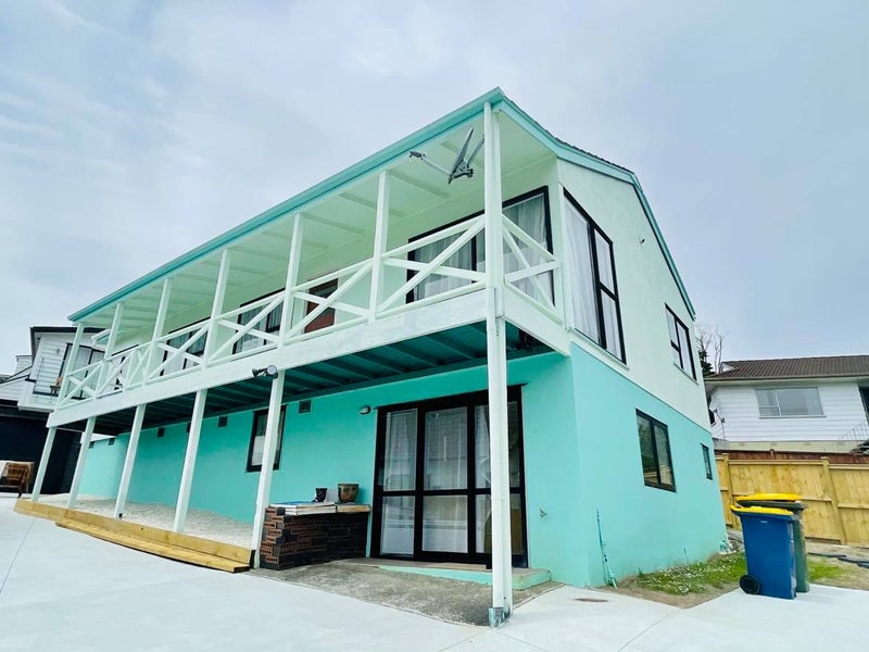 25 Sungrove Rise, Sunnyvale, Auckland - Carousel 1