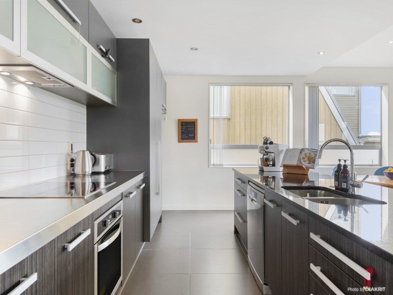 77 Tiketike Way, Brooklyn, Wellington - Carousel 2