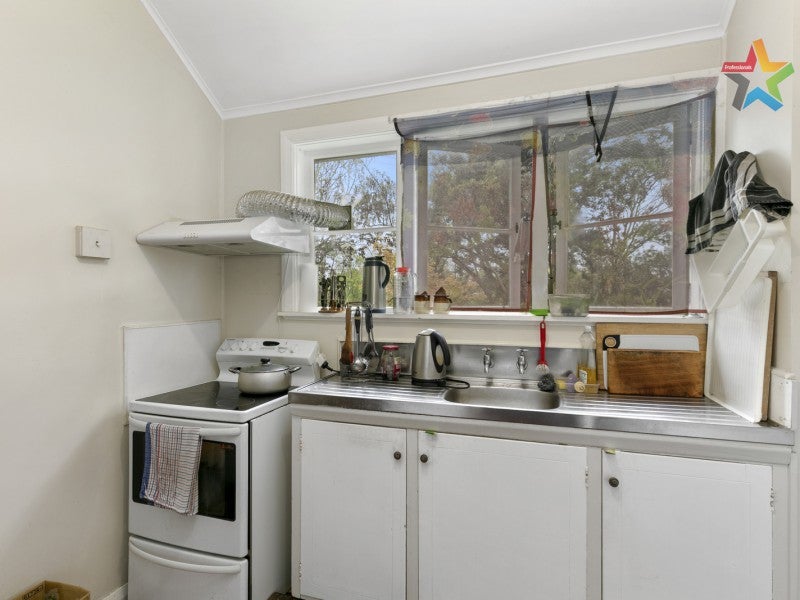 188 Cambridge Terrace, Naenae, Lower Hutt - Carousel 2