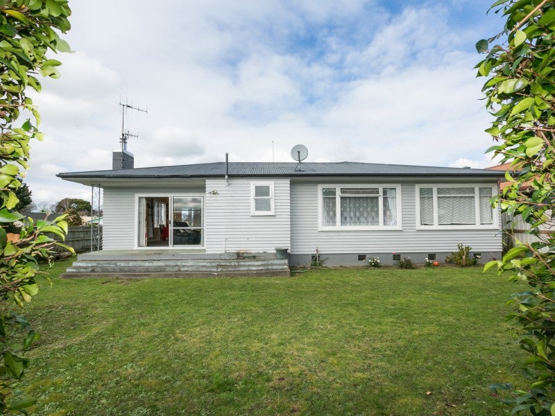 1315 Jubilee Street, Mayfair, Hastings - Carousel 11