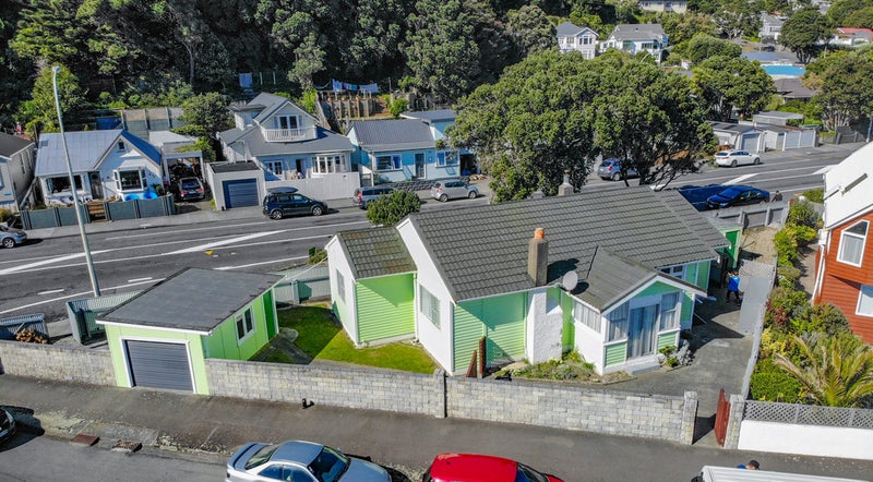 3 Marine Parade, Eastbourne, Lower Hutt - Carousel 1