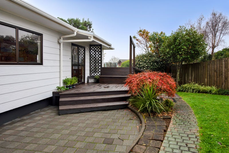 8 Alpine Grove, Upper Vogeltown, New Plymouth - Carousel 19