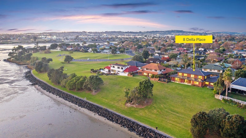 8 Della Place, Conifer Grove, Takanini - Carousel 1