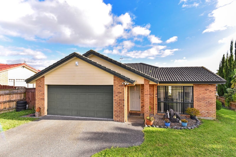 2 Sandwick Drive, Weymouth, Auckland - Carousel 1