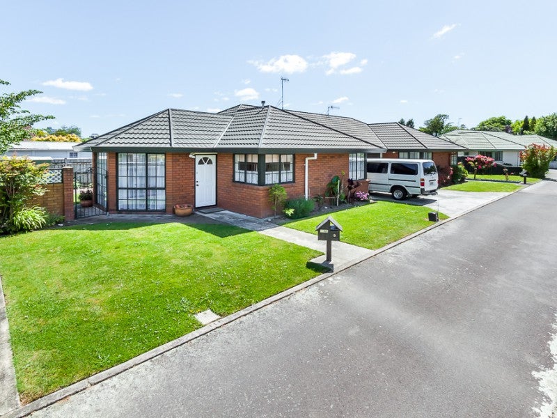 3 Sovereign Court, West End, Palmerston North - Carousel 1