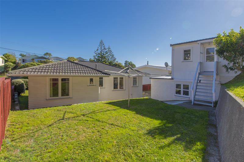 37 Black Rock Road, Newlands, Wellington - Carousel 2
