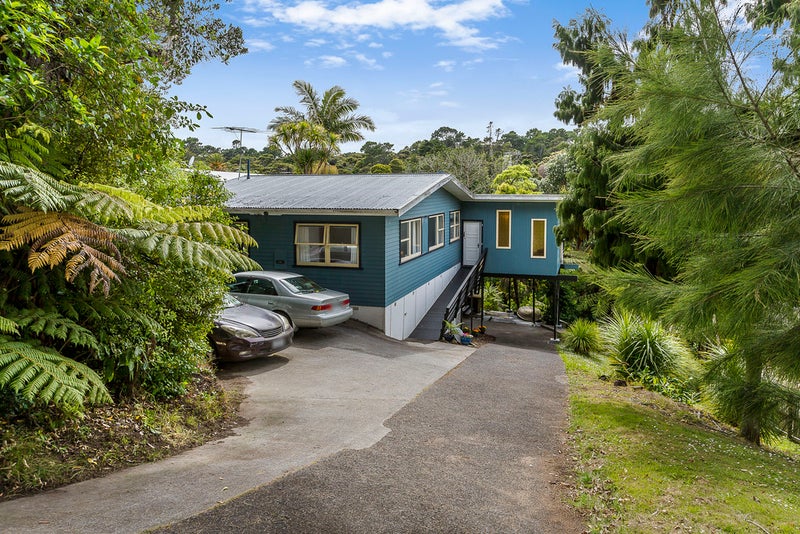 22 Harrybrook Road, Green Bay, Auckland - Carousel 2