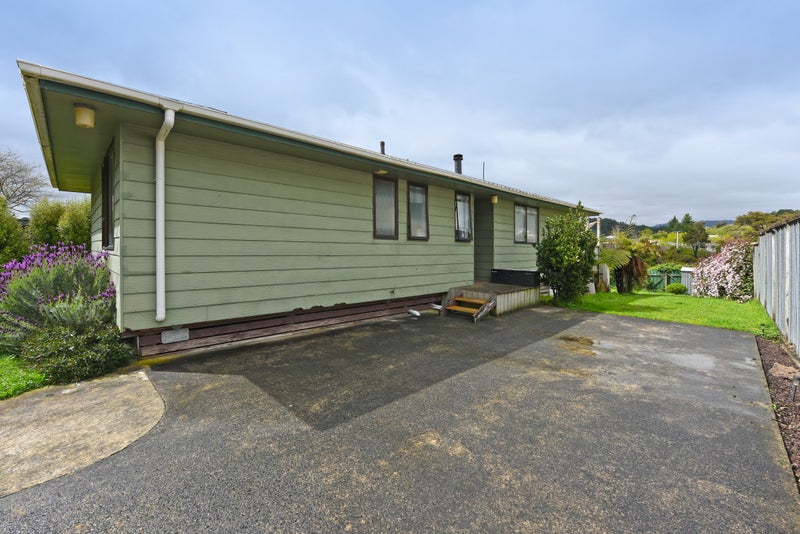 92 Gillespies Road, Birchville, Upper Hutt - Carousel 15