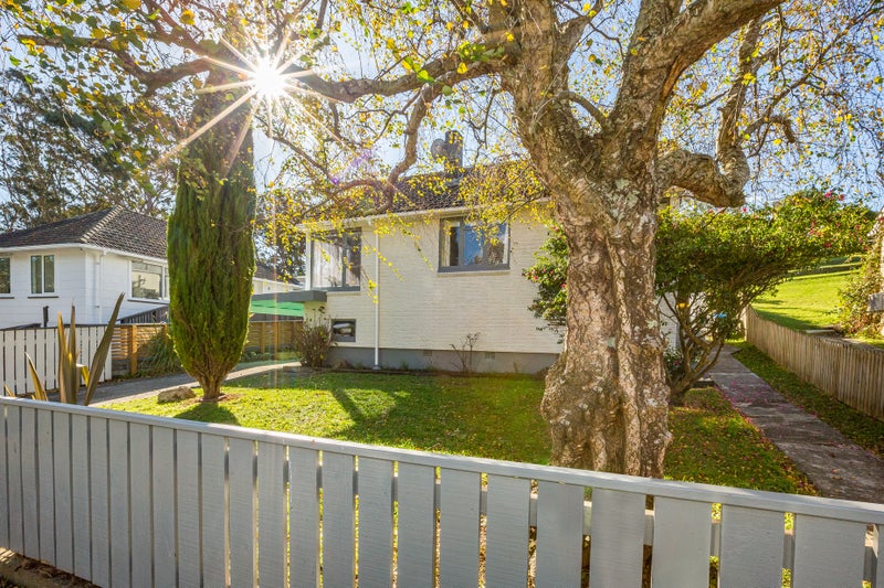 53 Mungavin Avenue, Ranui, Porirua - Carousel 2