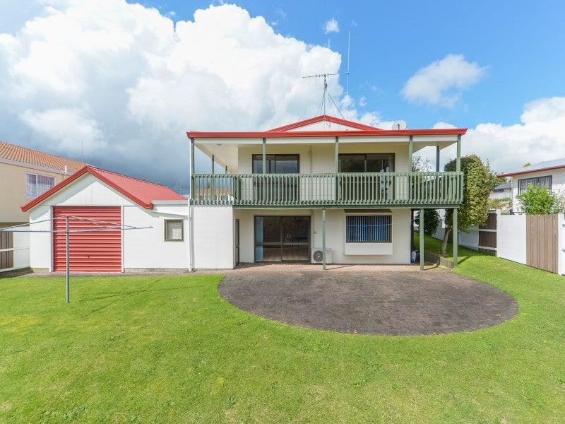 32 Velma Crescent, Nawton, Hamilton - Carousel 2