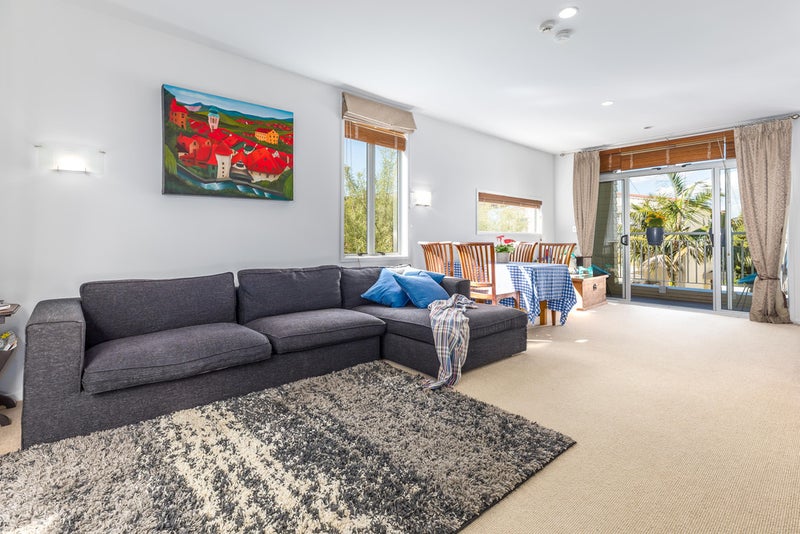 6J Carlton Gore Road, Grafton, Auckland - Carousel 2