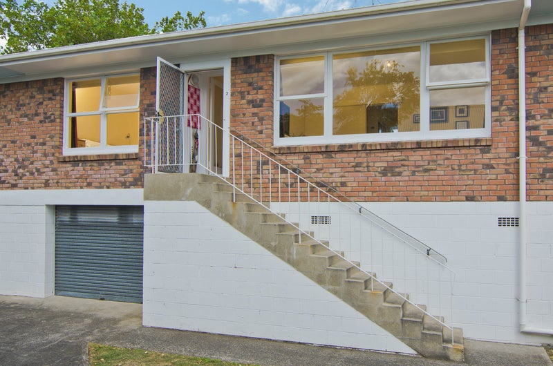 2/23 Carmen Avenue, Balmoral, Auckland - Carousel 1