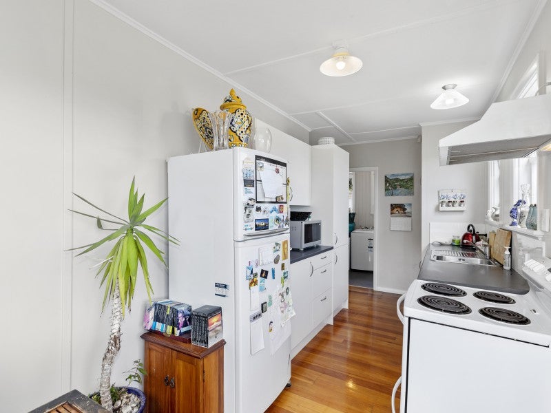 70 Wilkie Crescent, Naenae, Lower Hutt - Carousel 2