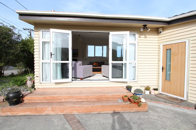 68 Madras Street, Khandallah, Wellington - Carousel 1