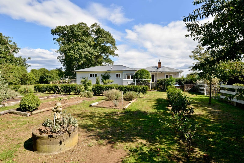 29 Reid Road, Ngahinapouri - Carousel 26