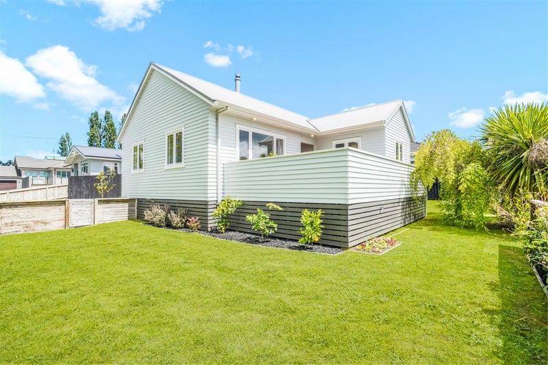 15 MacFarlane Street, Hamilton East, Hamilton - Carousel 1