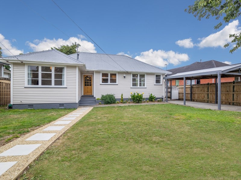 9 Argyle Grove, Trentham, Upper Hutt - Carousel 1