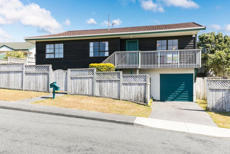 5A Kentwood Drive, Woodridge, Wellington - Carousel 1