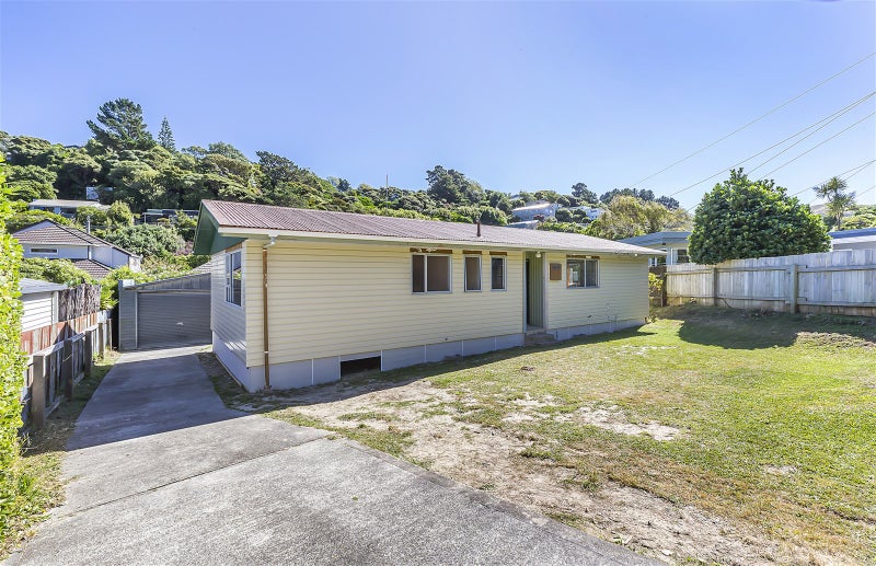 63 Cluny Road, Plimmerton, Porirua - Carousel 26