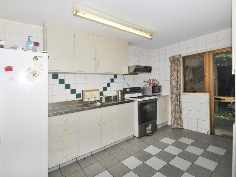 3/273 Grounsell Crescent, Belmont, Lower Hutt - Carousel 1