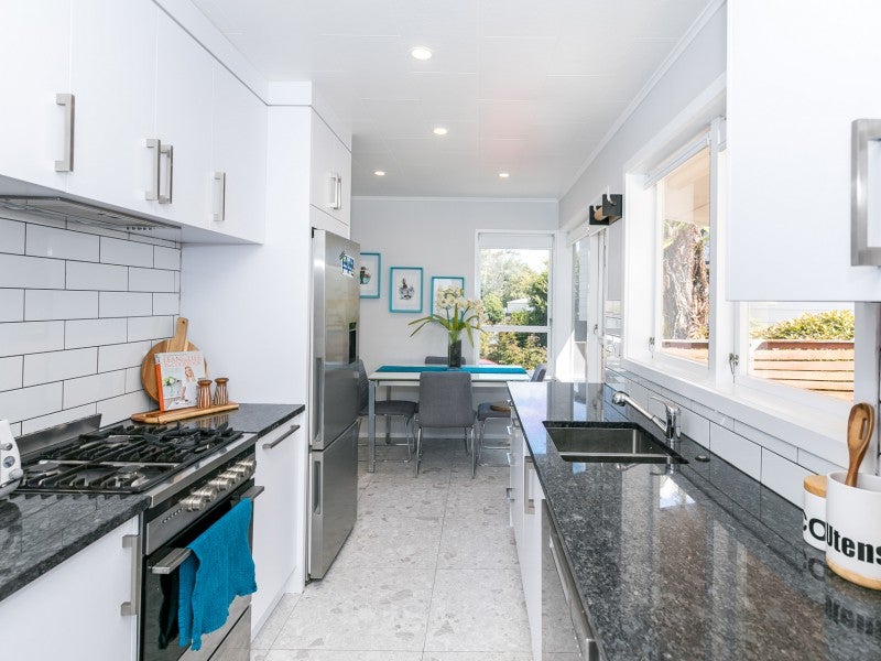 11 Michael Avenue, Dinsdale, Hamilton - Carousel 2