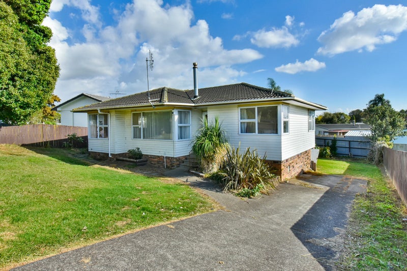 5 Hobart Crescent, Wattle Downs, Auckland - Carousel 2