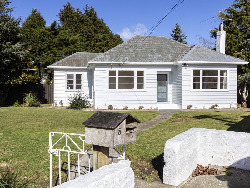 8 Hood Avenue, Heretaunga, Upper Hutt - Carousel 1