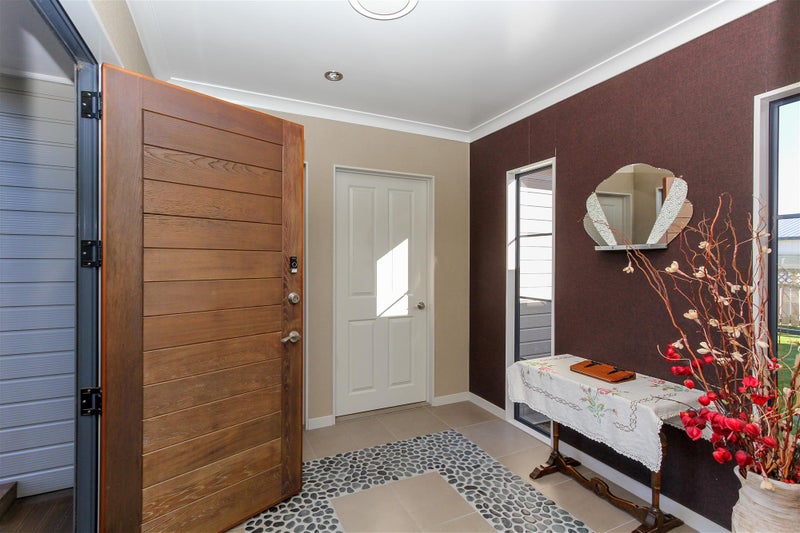 39 Allan Road, Burgess Park - Carousel 35