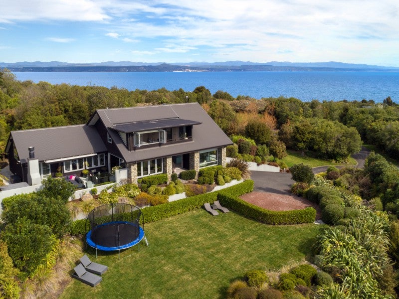 25 Whakamoenga Point, Acacia Bay, Taupō - Carousel 1