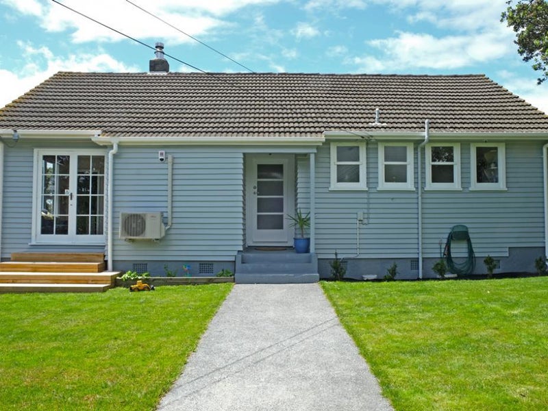 11 King Crescent, Ranui, Porirua - Carousel 2