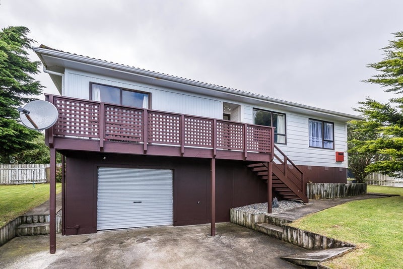 8 Moki Street, Titahi Bay, Porirua - Carousel 1