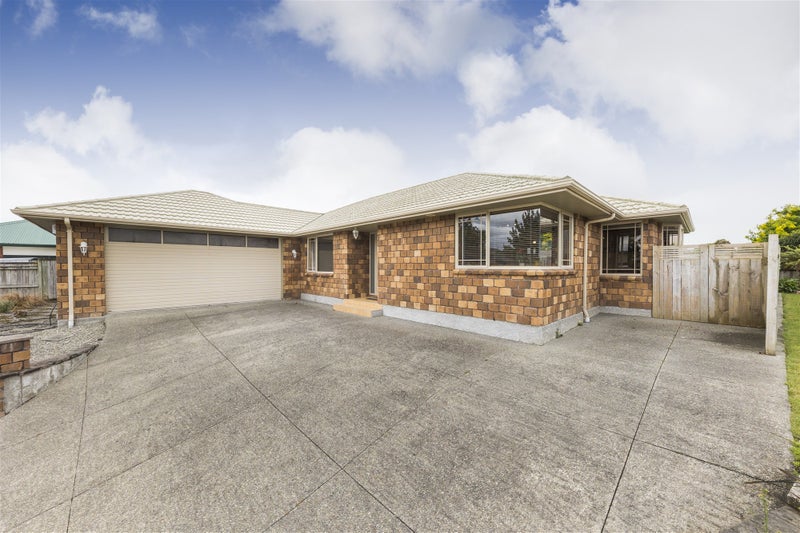 11 Brookside Close, Highbury, Palmerston North - Carousel 1