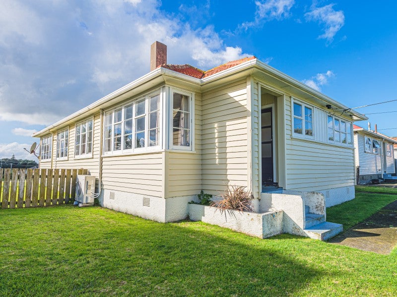 86 Swiss Avenue, Gonville, Whanganui - Carousel 1