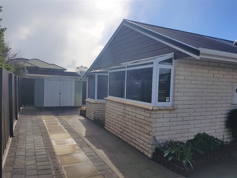 2/2 Tiverton Crescent , Westown, New Plymouth - Carousel 1