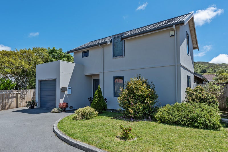 8 Samuel Parnell Road, Karori, Wellington - Carousel 16