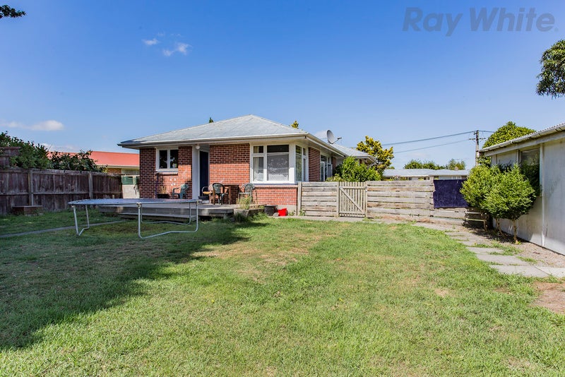 39 Bourne Crescent, Papanui, Christchurch - Carousel 2