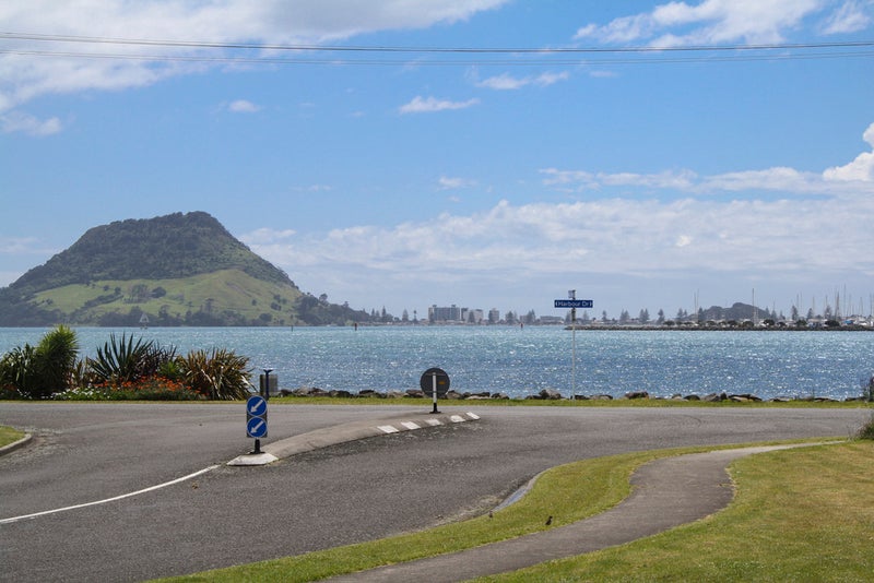 1 Finlowe Way, Otumoetai, Tauranga - Carousel 1