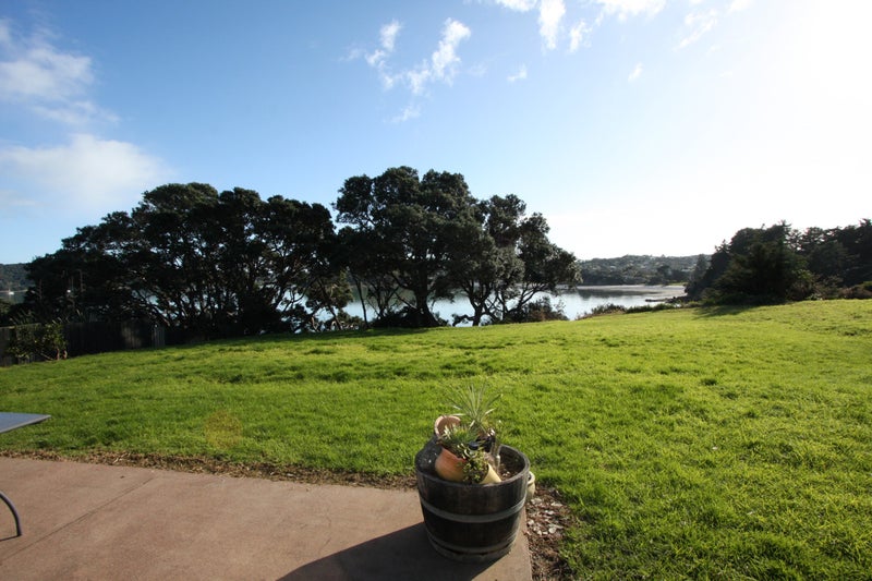 21 Esslin Road, Surfdale, Waiheke Island - Carousel 2