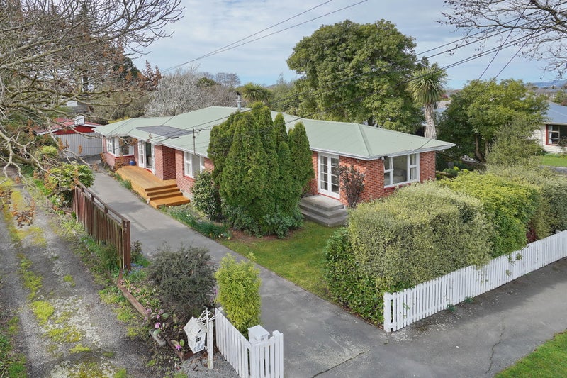 62 Brookside Terrace, Bryndwr, Christchurch - Carousel 1