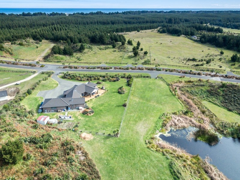 700 Waitarere Rise Avenue , Waitarere Beach, Levin - Carousel 21