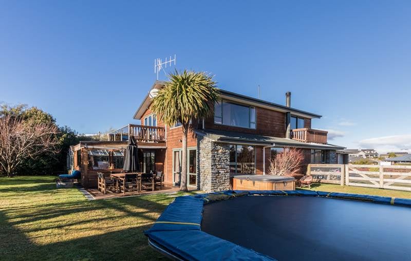 3 Ryalls Way, Wanaka - Carousel 26