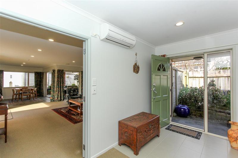 7 Dorset Avenue, Westown, New Plymouth - Carousel 2