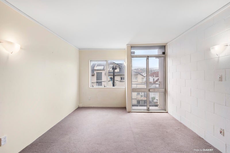 201/131 Brougham Street, Mount Victoria, Wellington - Carousel 2