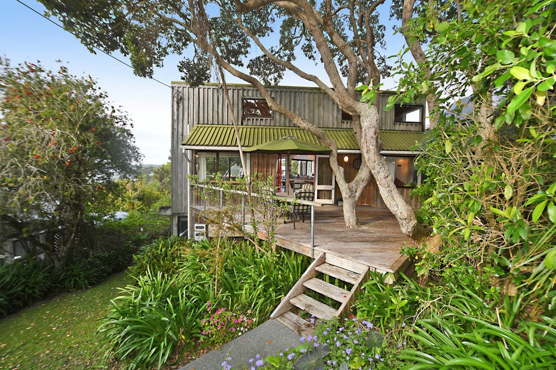 6 Hillside Crescent, Leigh, Leigh - Carousel 1