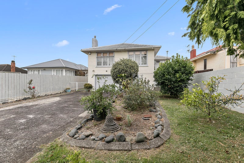 15 Lorraine Avenue, Mount Albert, Auckland - Carousel 12