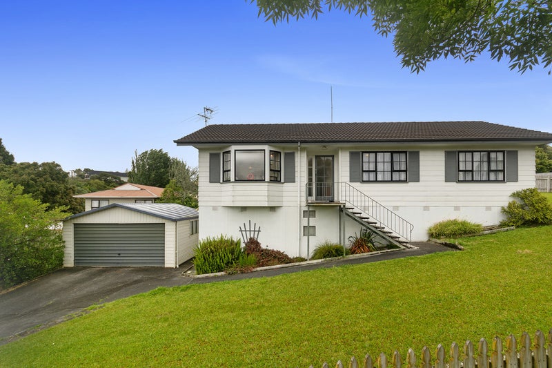 14 Holmes Drive, West Harbour, Auckland - Carousel 1