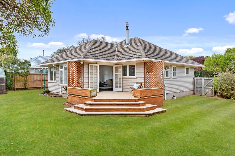 233 Pine Avenue, South New Brighton, Christchurch - Carousel 1