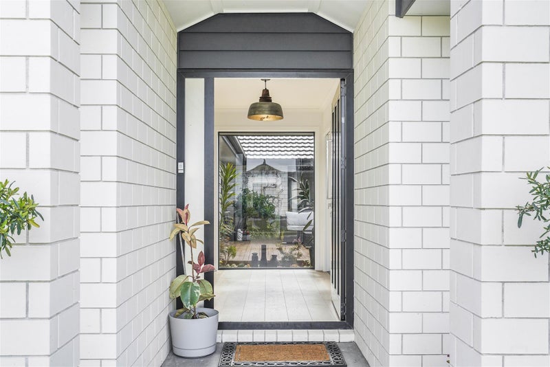 35 Batten Drive, Flagstaff, Hamilton - Carousel 2