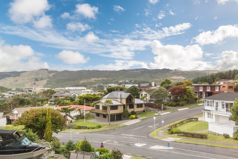16 Oriel Avenue, Tawa, Wellington - Carousel 18
