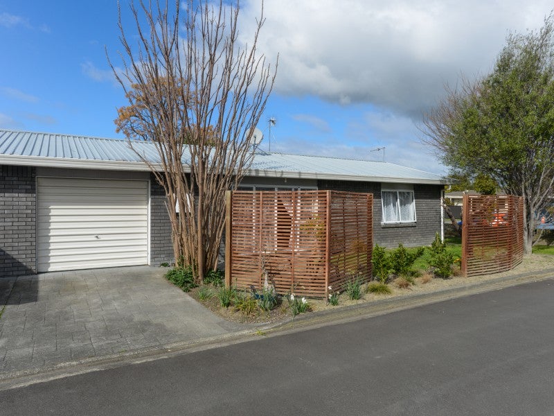 1/62 Park Road, Greenmeadows, Napier - Carousel 1